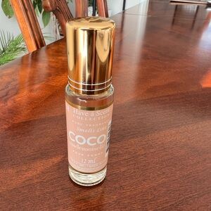 Coco Chanel inspired roll on oil. Brand new!